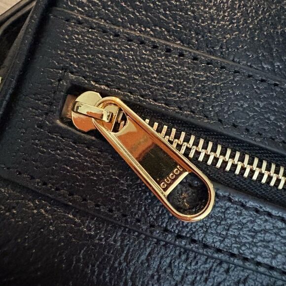 Brand new Gucci crossbody with dustbag and box Black Leather - Picture 3 of 10